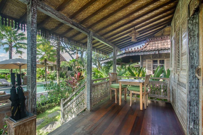 C Garden Villa Patio..